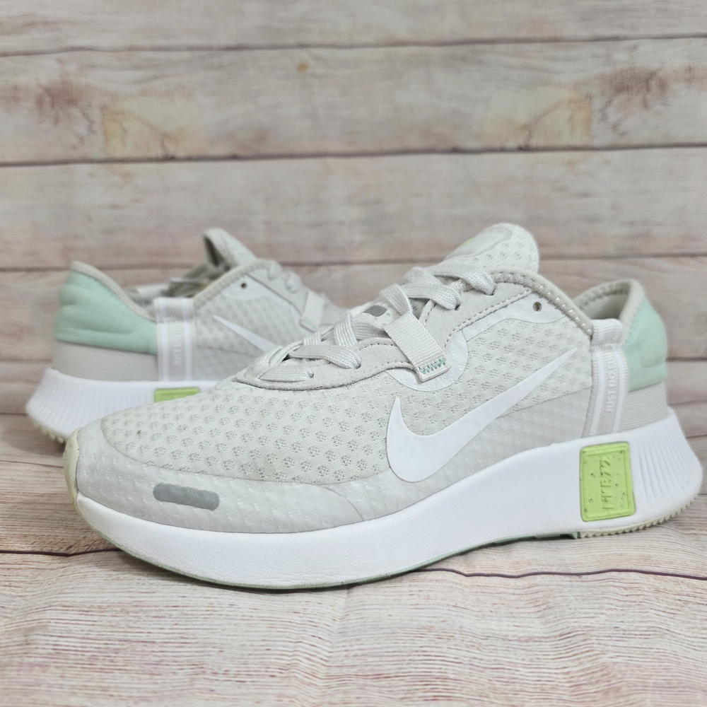 Nike Reposto White & Green Athletic Sneaker Shoes Womens Size 7.5